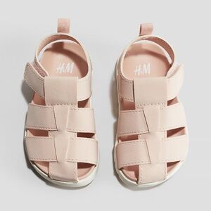 H&M Fisherman Sandals size 4-5